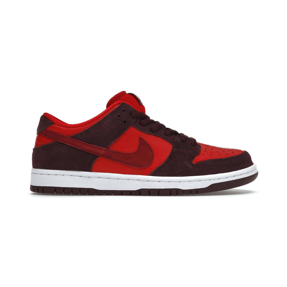 Nike SB Dunk Low Cherry